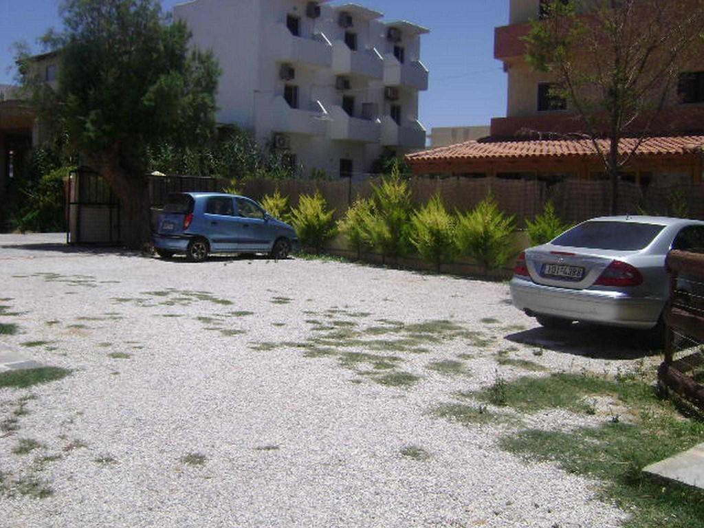 Adonis Beach Hotel Iraklio Exterior foto