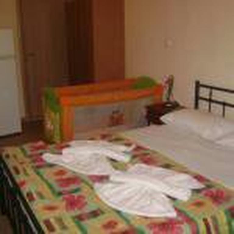Adonis Beach Hotel Iraklio Exterior foto